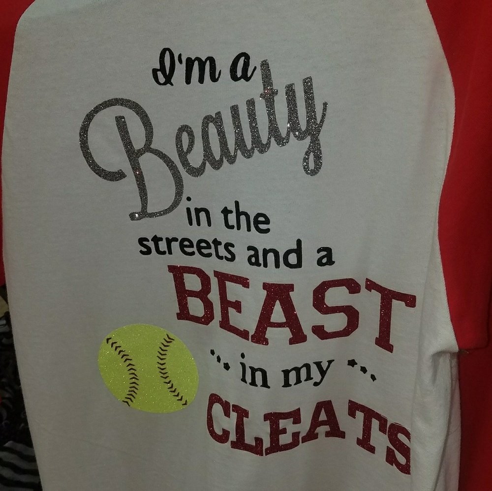 Size medium Softball raglan